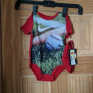 0-3M Nike two-piece onesie set